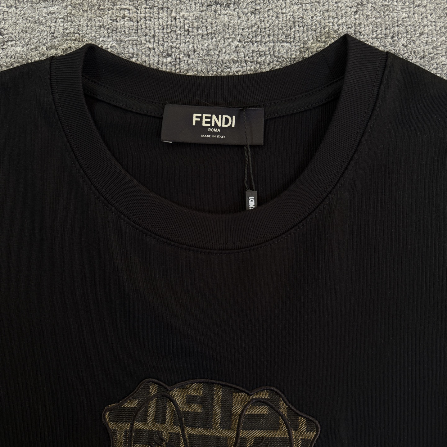 Fendi FENDI/芬迪 高品质320克圆领短袖T恤