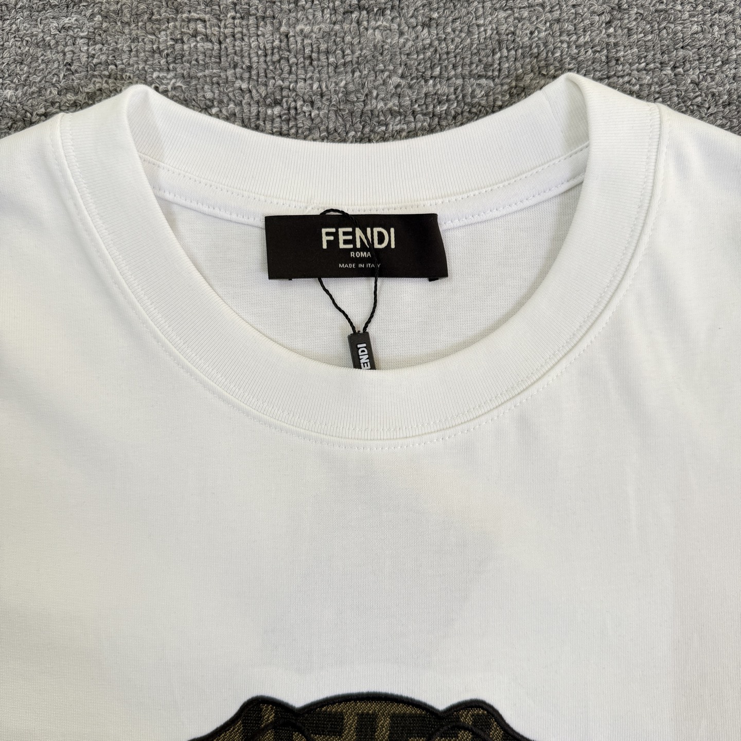Fendi FENDI/芬迪 高品质320克圆领短袖T恤