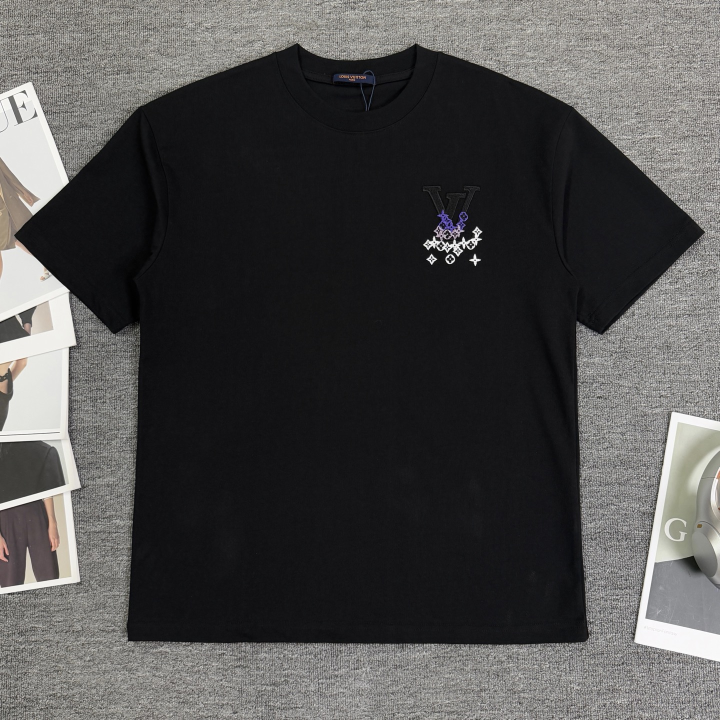 P95 A806 (Llegó el mismo día, disponible en stock) Louis Vuitton/Louis Vuitton Camiseta de manga corta con cuello redon…
