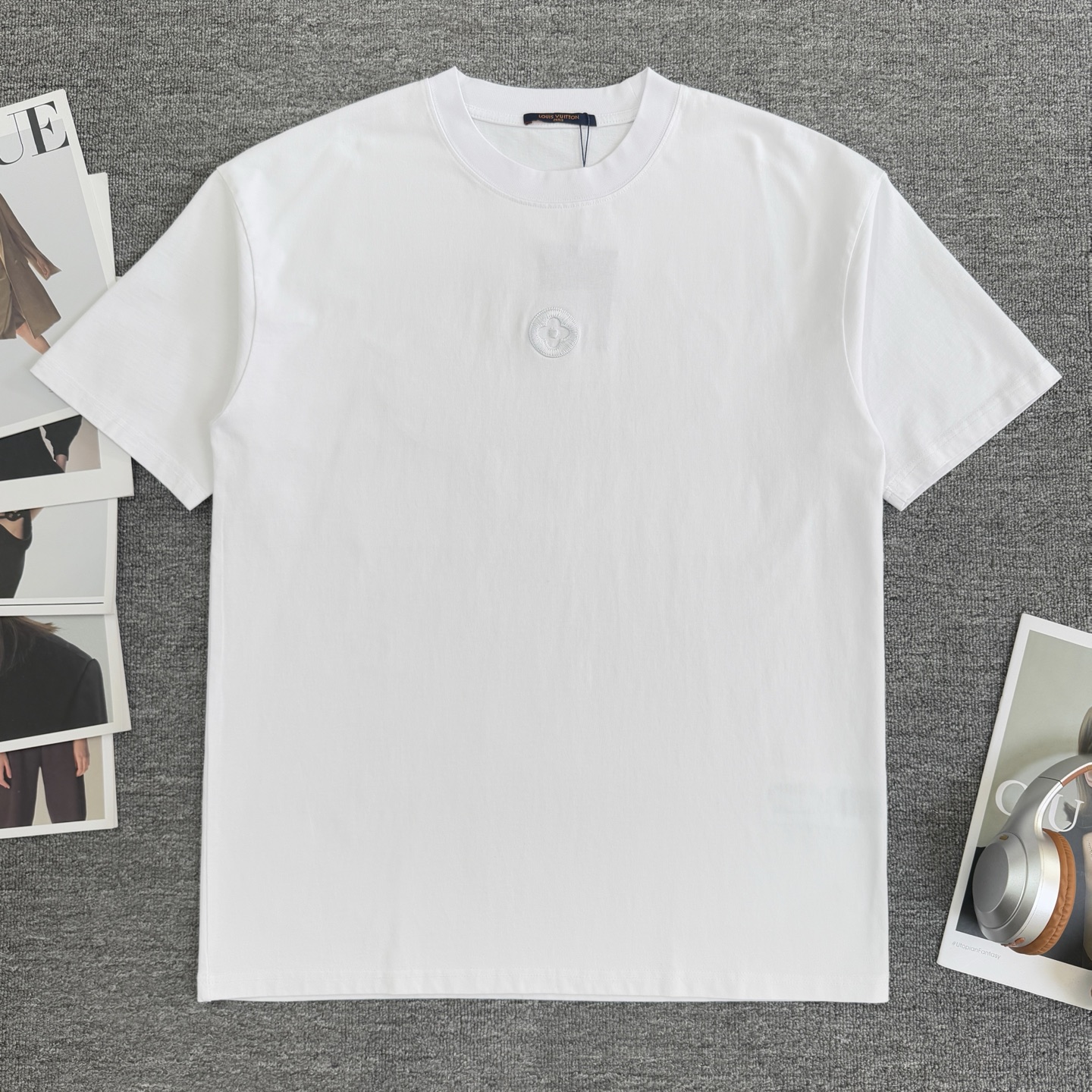 P95 A840 (Llegó el mismo día, disponible en stock) Louis Vuitton/Louis Vuitton Camiseta de manga corta con cuello redon…