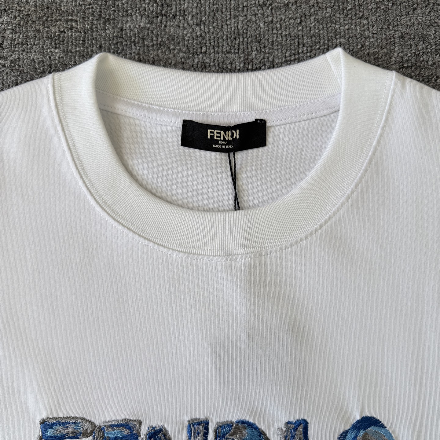 Fendi FENDI/芬迪 高品质320克圆领短袖T恤