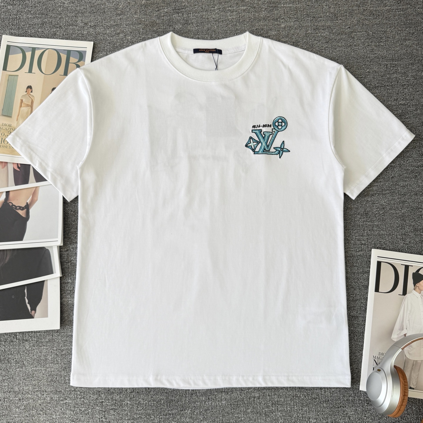 P90 A903 (Llegó el mismo día, listo para el stock) Louis Vuitton/Louis Vuitton camiseta de manga corta con cuello redon…