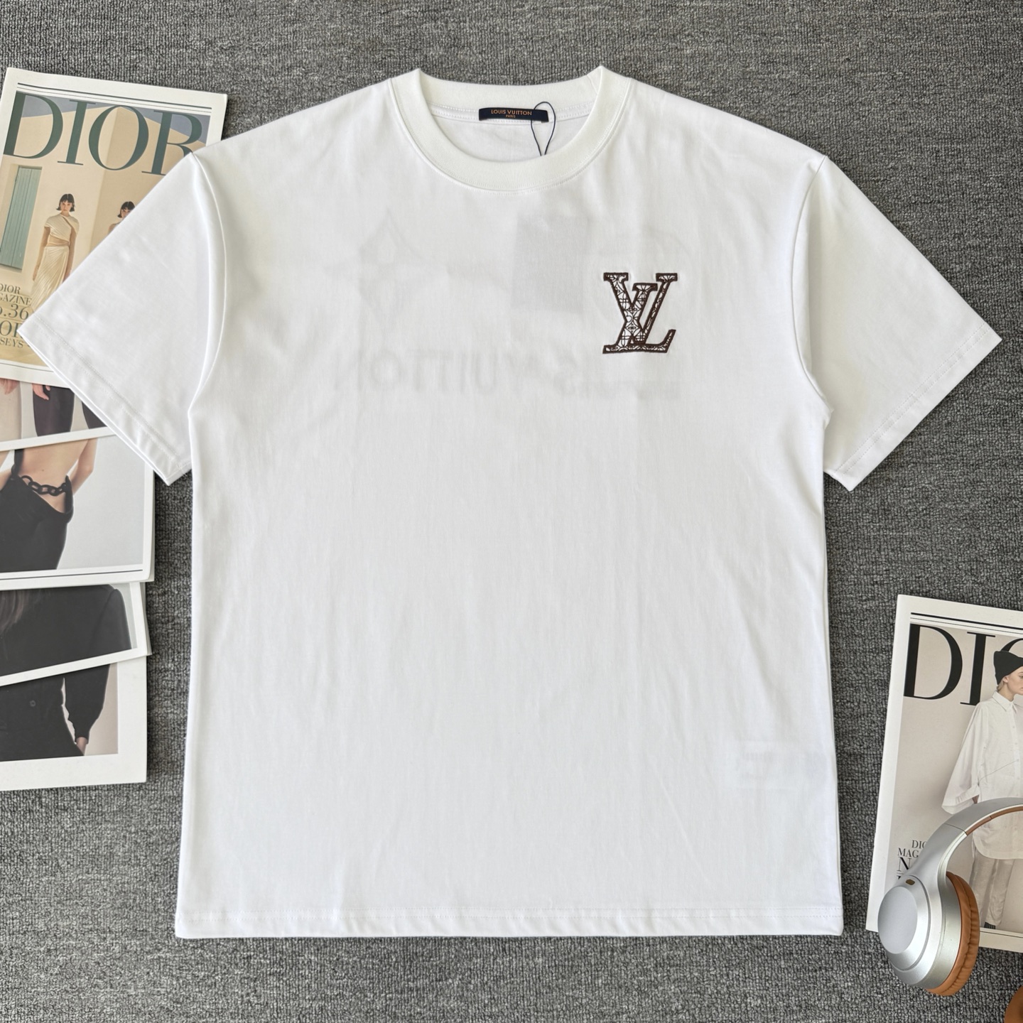 P90 A905 (Llegó el mismo día, disponible en stock) Louis Vuitton/Louis Vuitton Camiseta de manga corta con cuello redon…