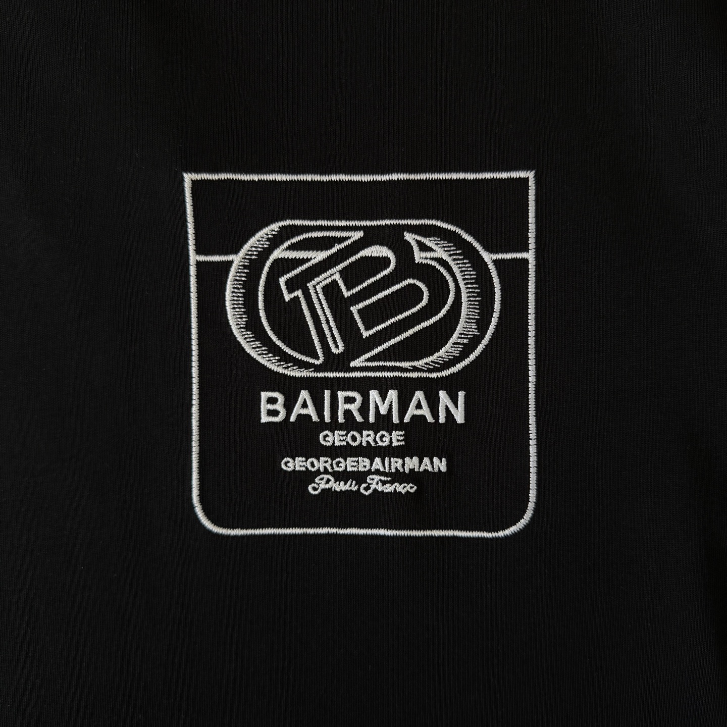 Balenciaga BALENCIAGA/巴黎世家 高品质320克圆领短袖T恤 品牌 胸前刺绣口袋袖子刺绣字母LOGO