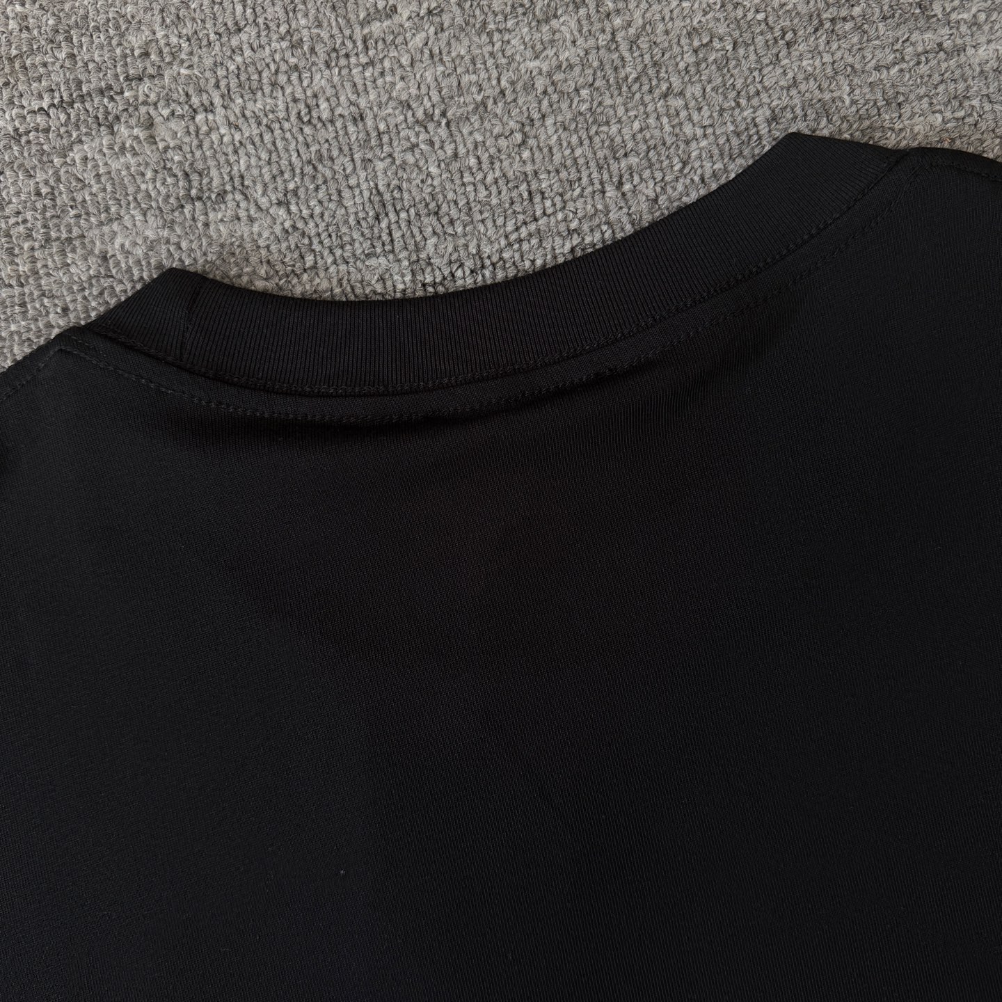 Balenciaga BALENCIAGA/巴黎世家 高品质320克圆领短袖T恤 品牌 胸前刺绣口袋袖子刺绣字母LOGO