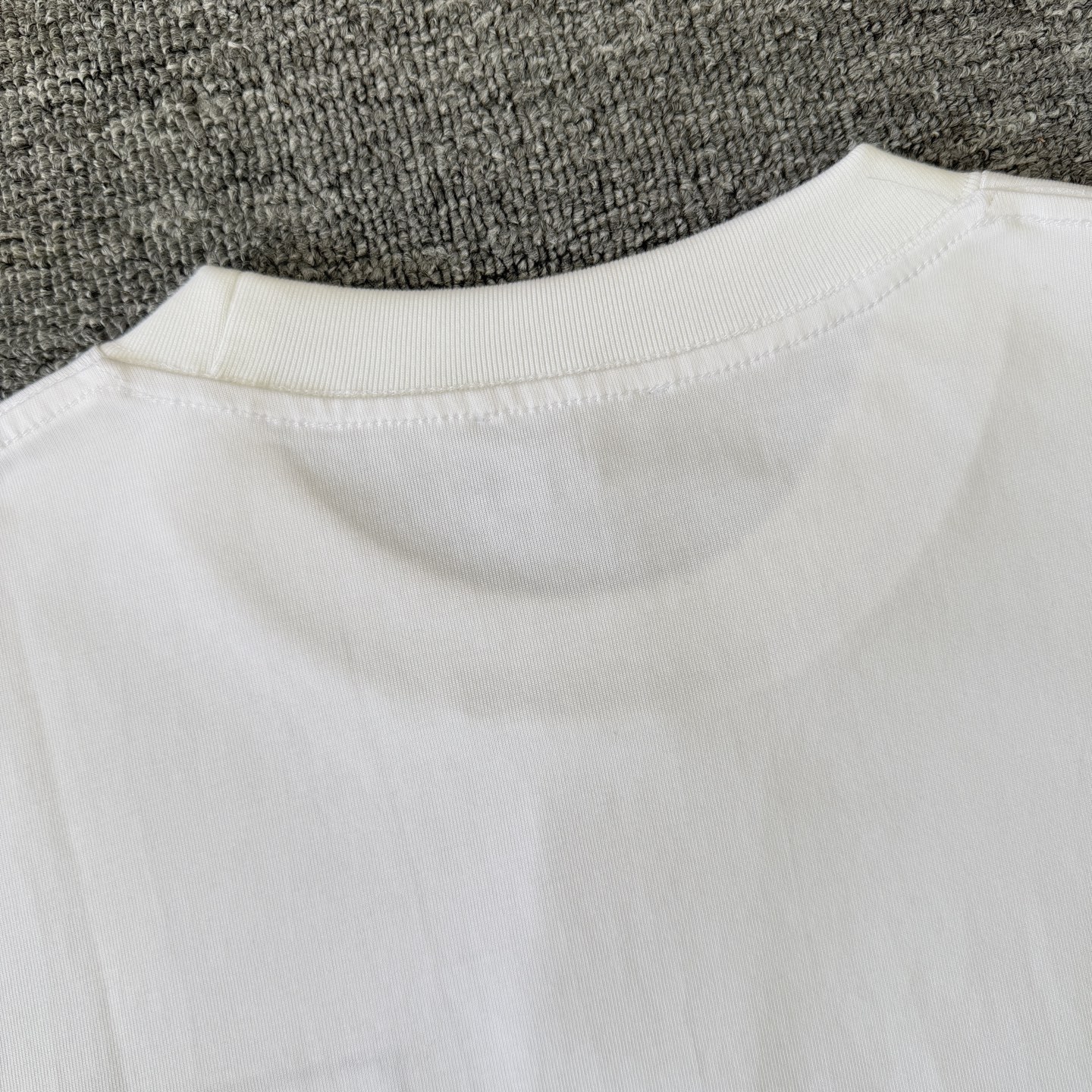 Balenciaga BALENCIAGA/巴黎世家 高品质320克圆领短袖T恤 品牌 胸前刺绣口袋袖子刺绣字母LOGO
