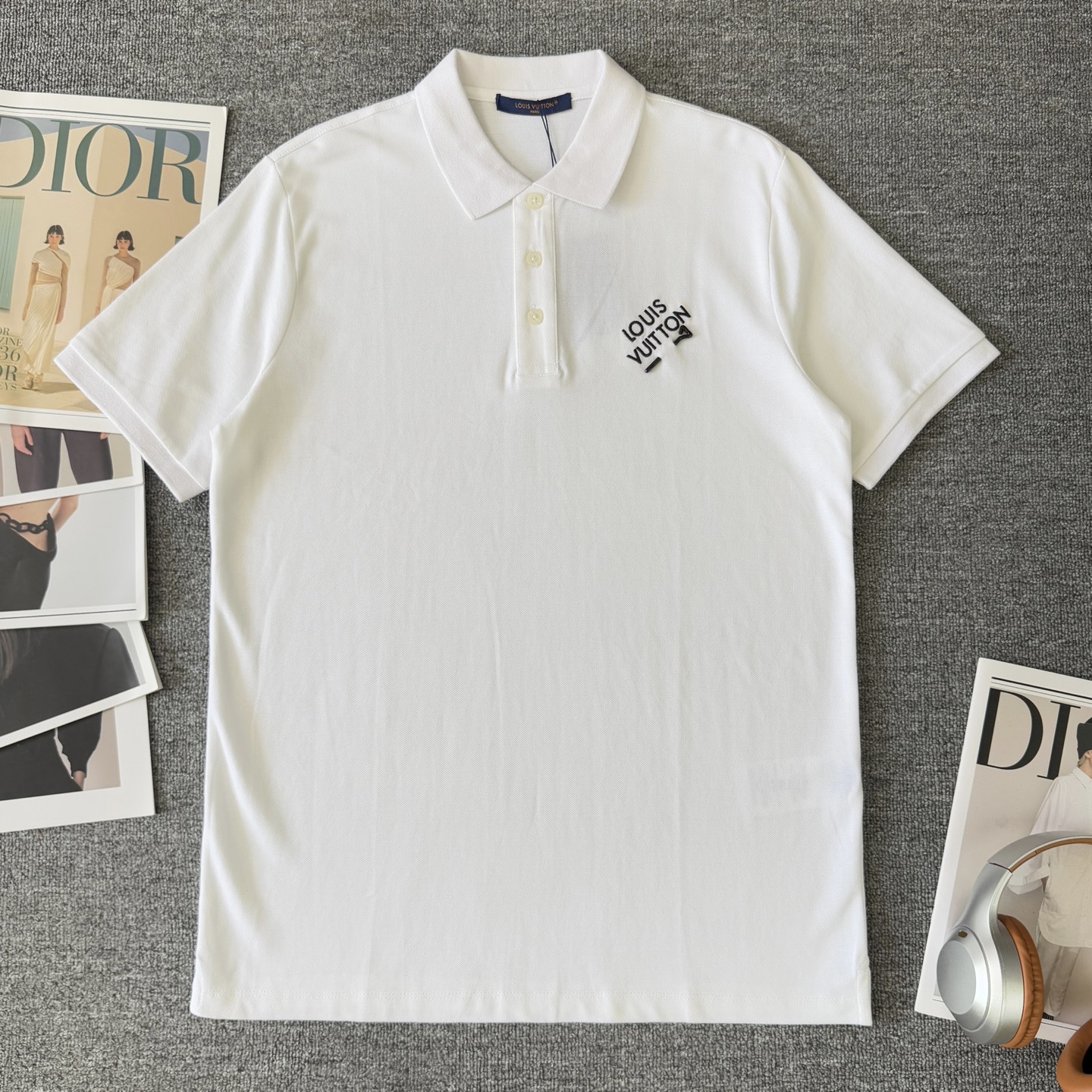 P95 A951 (Llegó el mismo día, disponible en stock) Louis Vuitton/Louis Vuitton Polo casual de manga corta con solapa Ma…