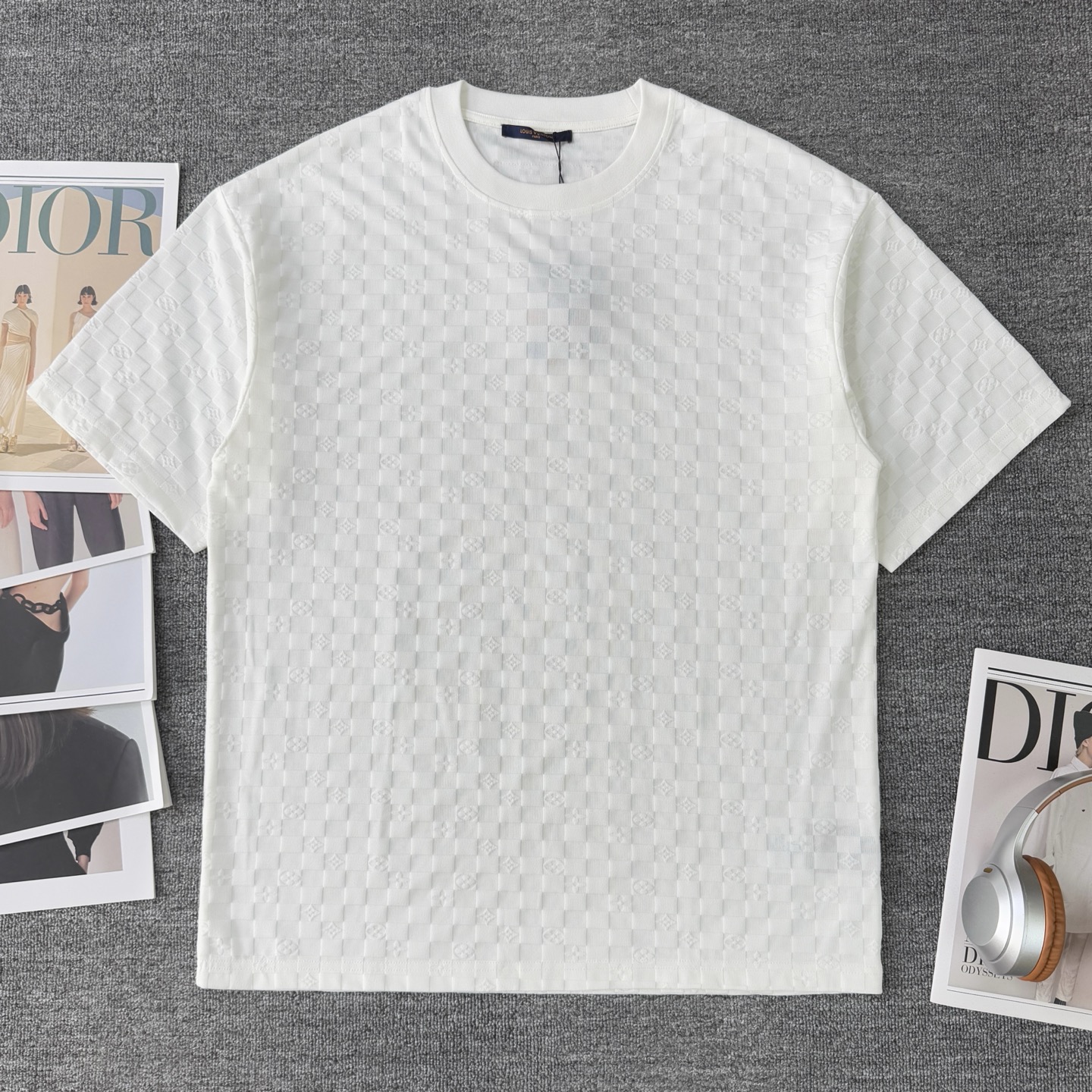 P85 A1014 (Llegada el mismo día, stock disponible) Louis Vuitton/路易威登 Camiseta de cuello redondo de alta calidad de 320…