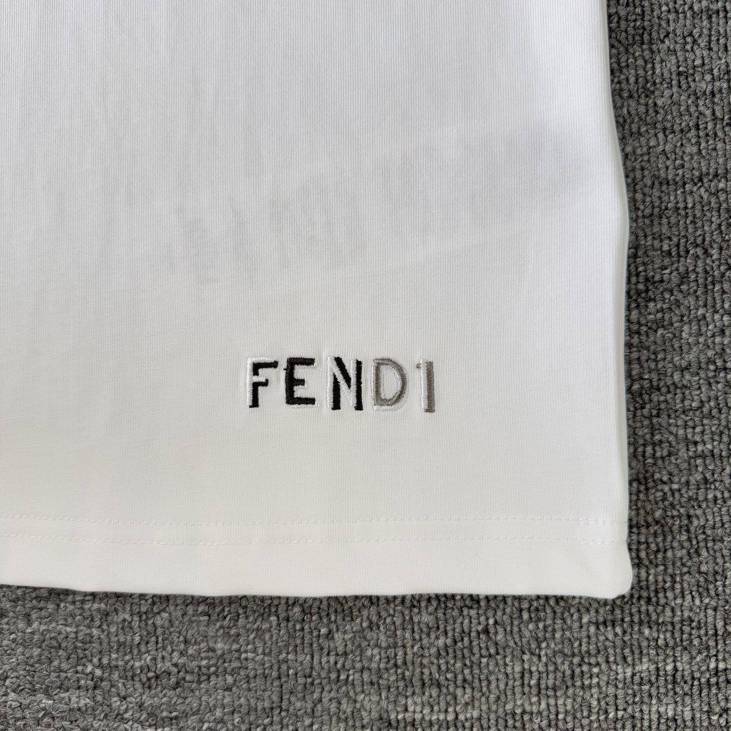 Fendi FENDI/芬迪 高品质320克圆领短袖T恤