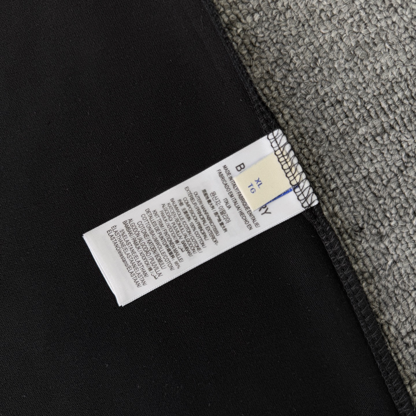 Burberry Burberry巴宝莉 2026ss夏季新品 骑士战马绣花短袖，解锁高阶