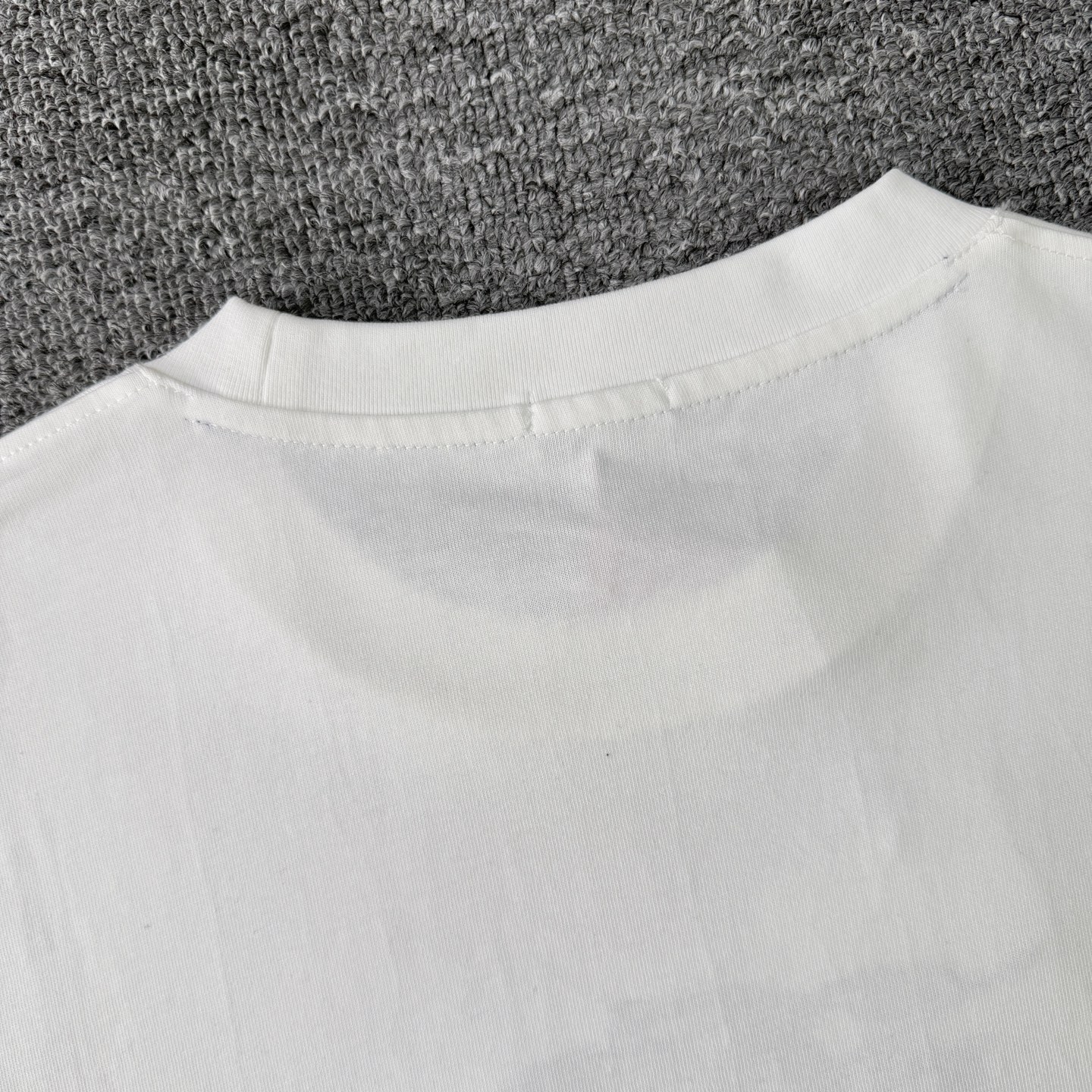 Burberry Burberry巴宝莉 2026ss夏季新品 骑士战马绣花短袖，解锁高阶