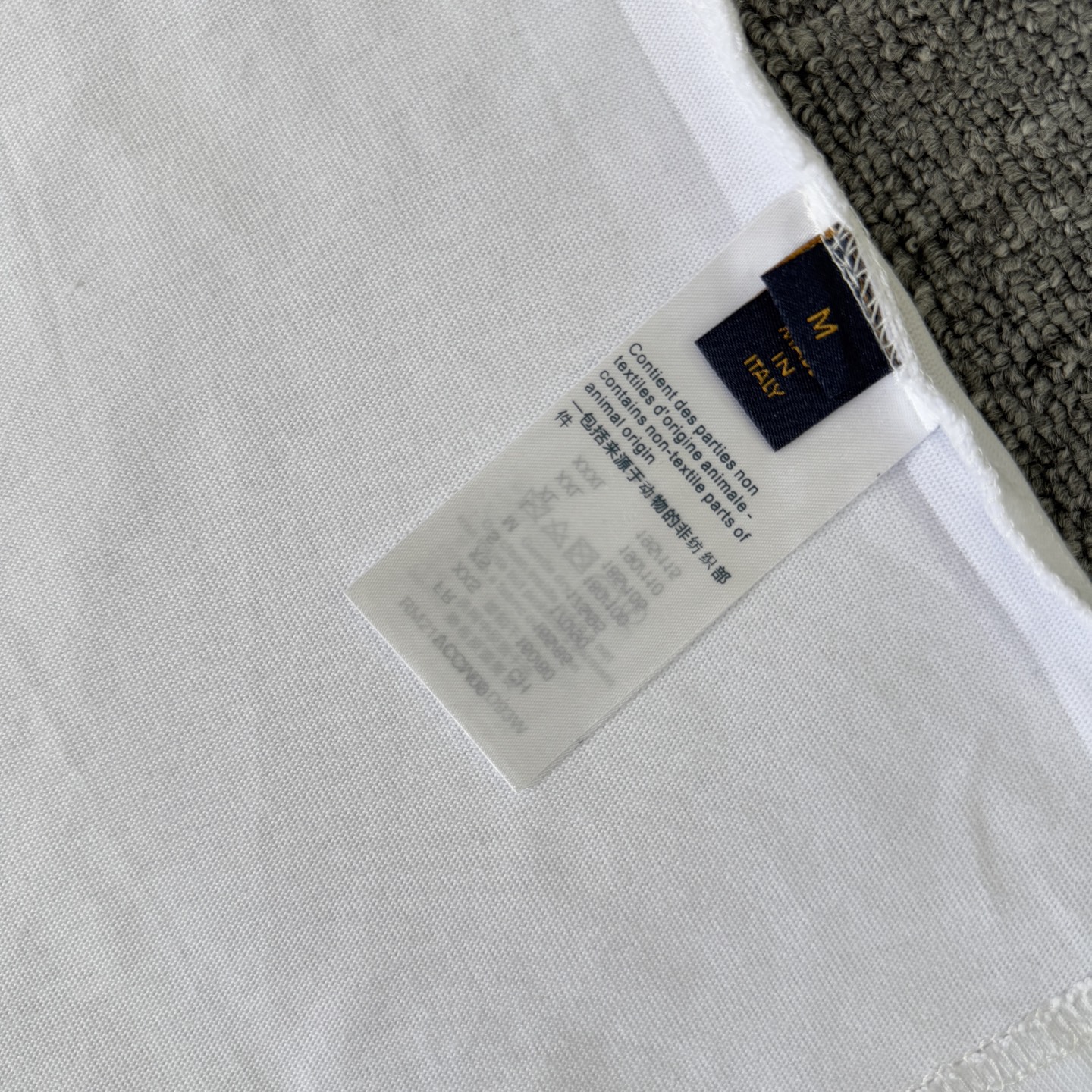 Louis Vuitton LOUIS VUITTON/路易威登LV 2025夏季新款重工高品质老花浮雕喷墨圆领短袖T恤