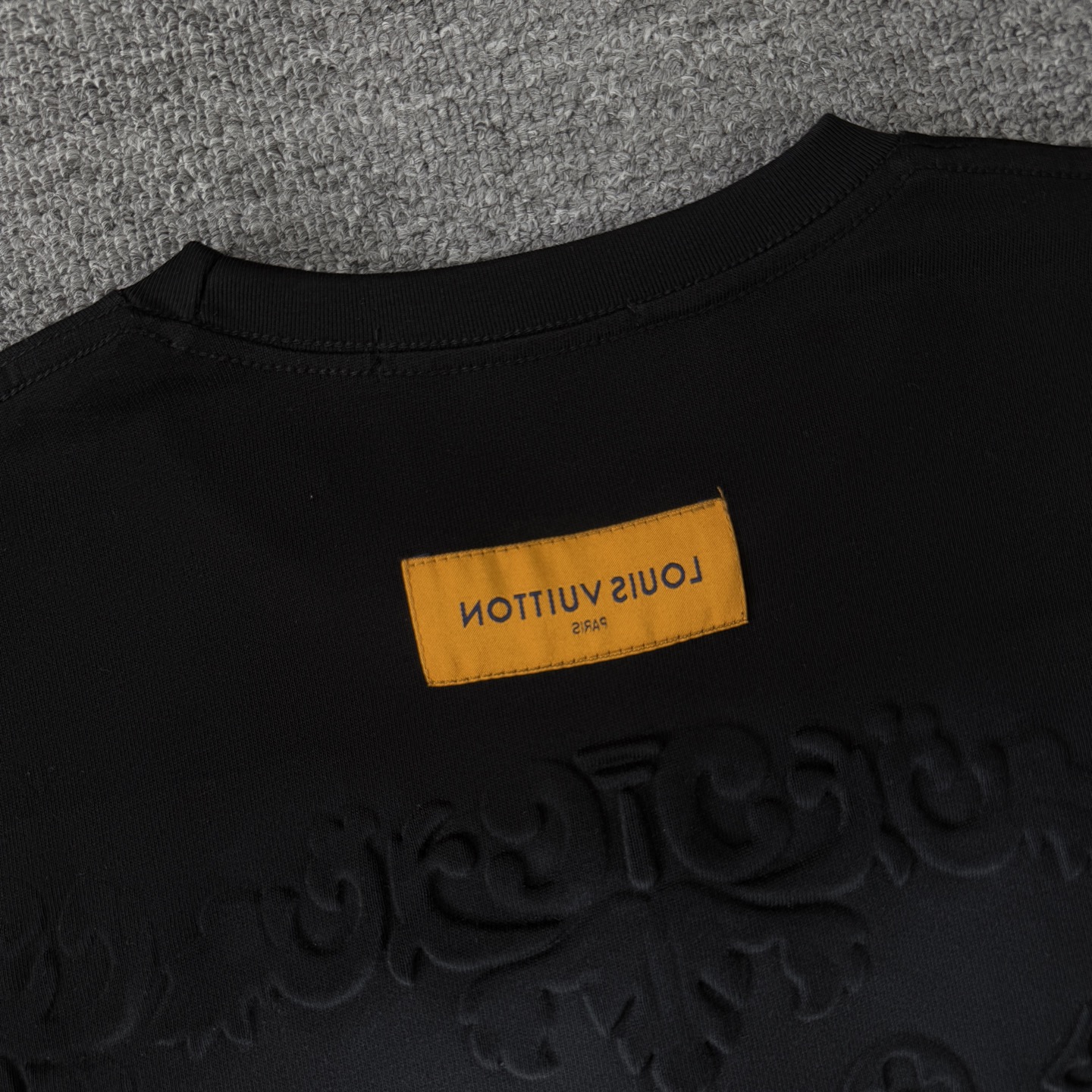 Louis Vuitton LOUIS VUITTON/路易威登LV 2025夏季新款重工高品质老花浮雕喷墨圆领短袖T恤