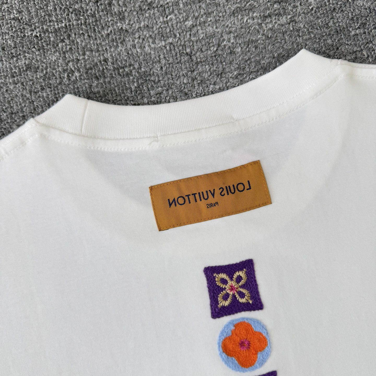 Louis Vuitton LOUIS VUITTON/路易威登LV 新款多巴胺logo刺绣款短袖圆领T恤