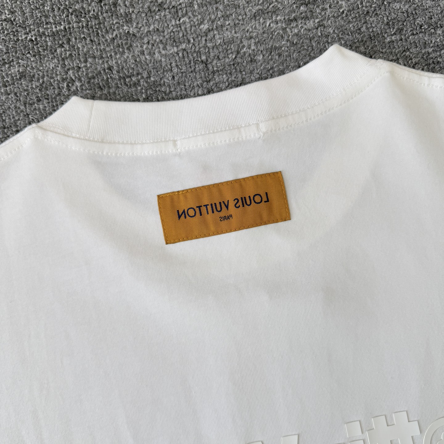 Louis Vuitton LOUIS VUITTON/路易威登LV 25ss新款 logo 字母硅胶压花款短袖圆领T恤