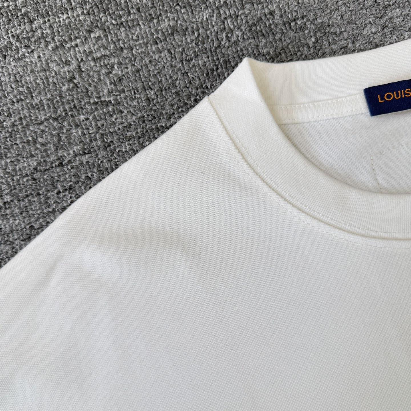 Louis Vuitton LOUIS VUITTON/路易威登LV 25ss新款 logo 字母硅胶压花款短袖圆领T恤