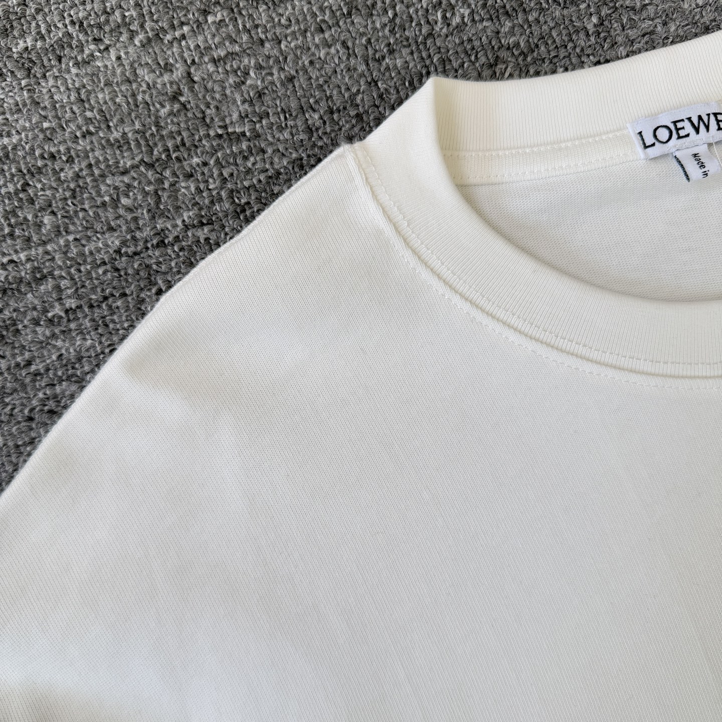 Loewe 罗意威L0EWE 款极简纯色logo刺绣圆领短袖T恤