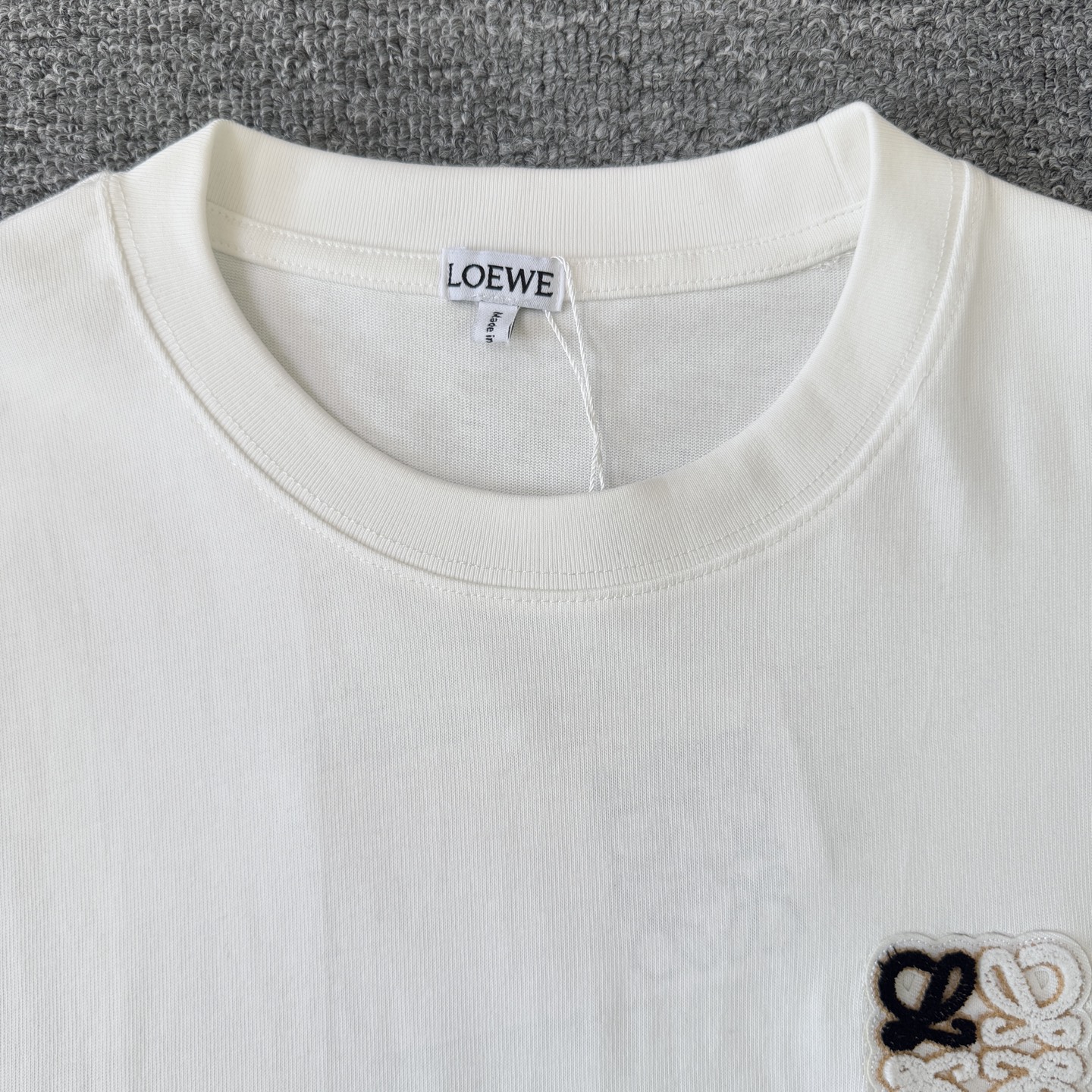 Loewe 罗意威L0EWE 款极简纯色logo刺绣圆领短袖T恤