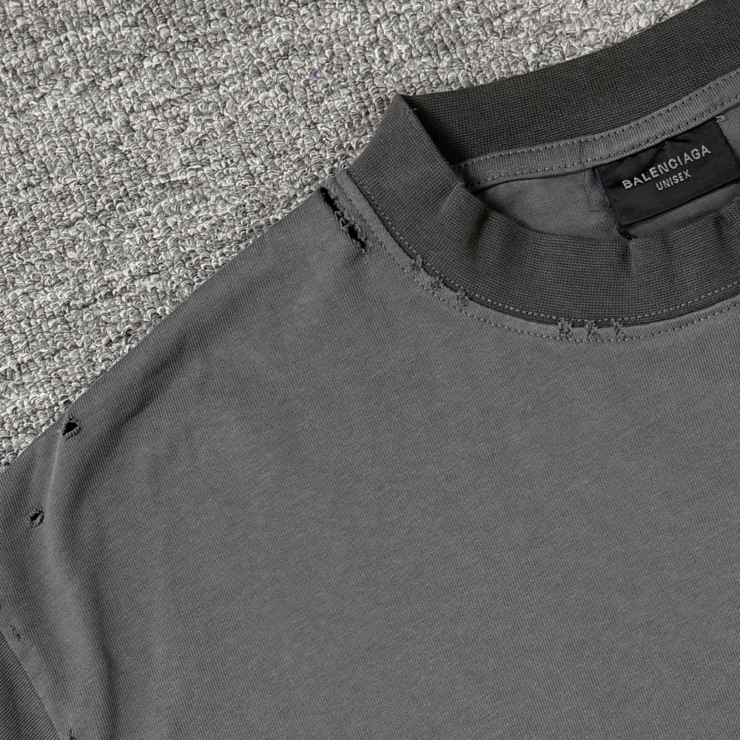 Balenciaga Balenciaga巴黎世家 情人节限定T恤，谁穿谁心动