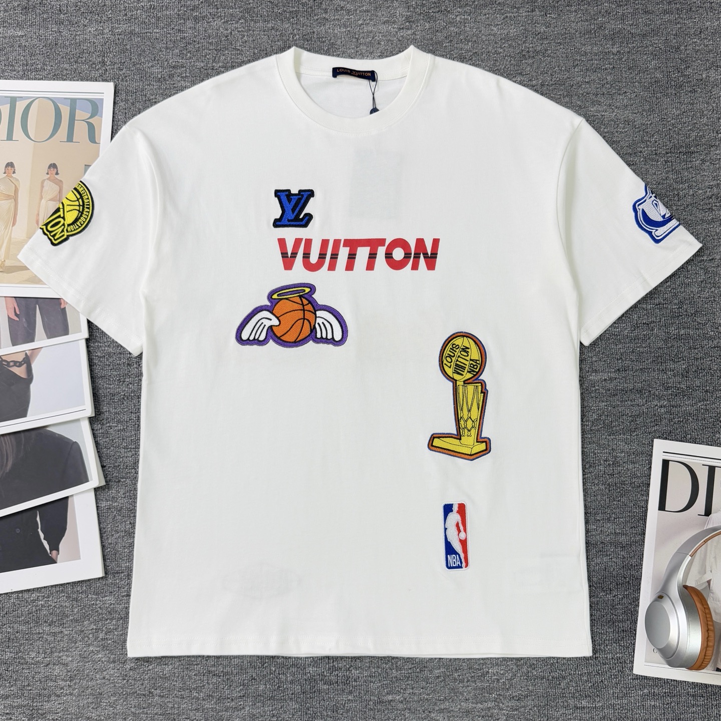Louis Vuitton lv路易威登LOUIS VUITTON 驴家1v 联名nba刺绣满身图案字母半袖T恤短袖