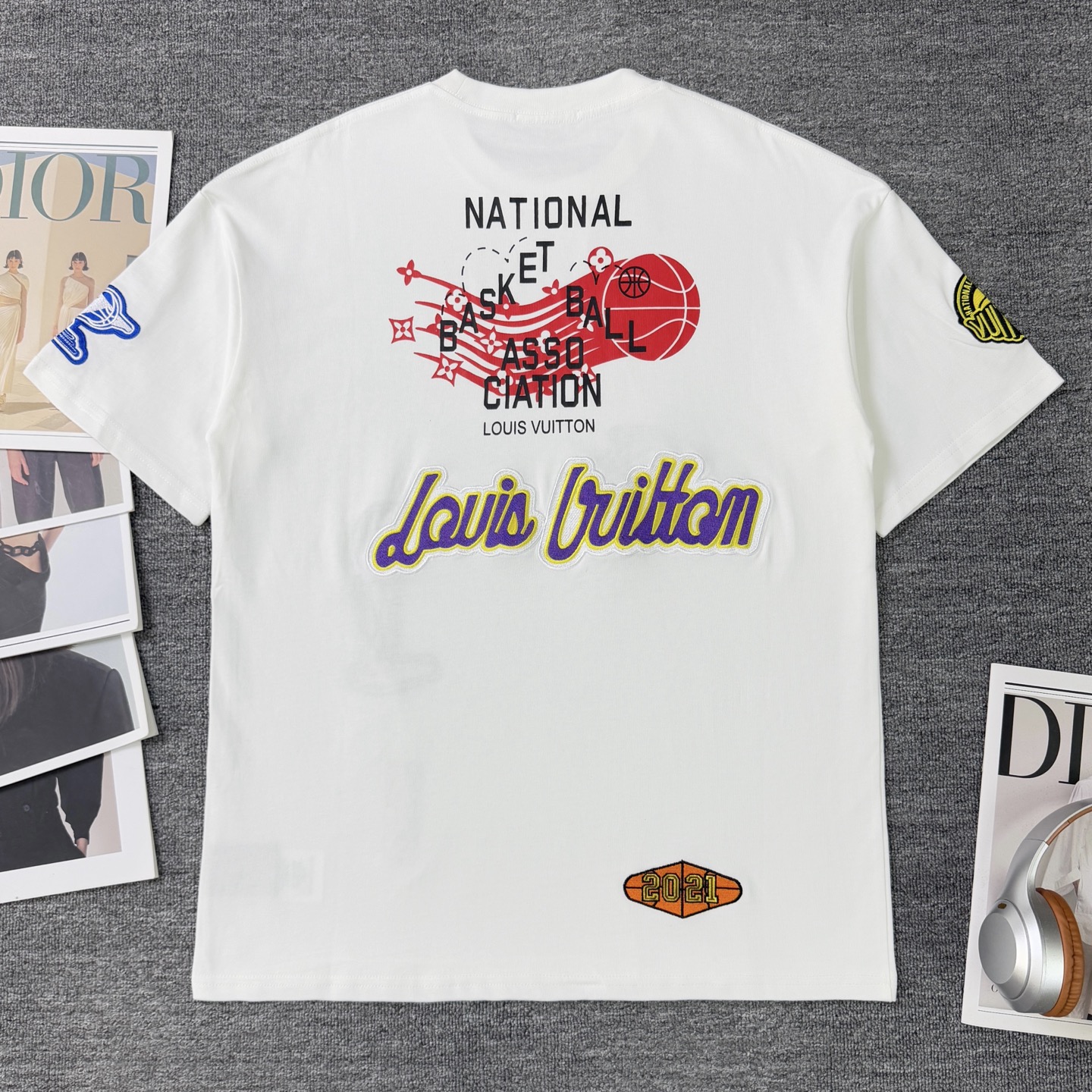 Louis Vuitton lv路易威登LOUIS VUITTON 驴家1v 联名nba刺绣满身图案字母半袖T恤短袖