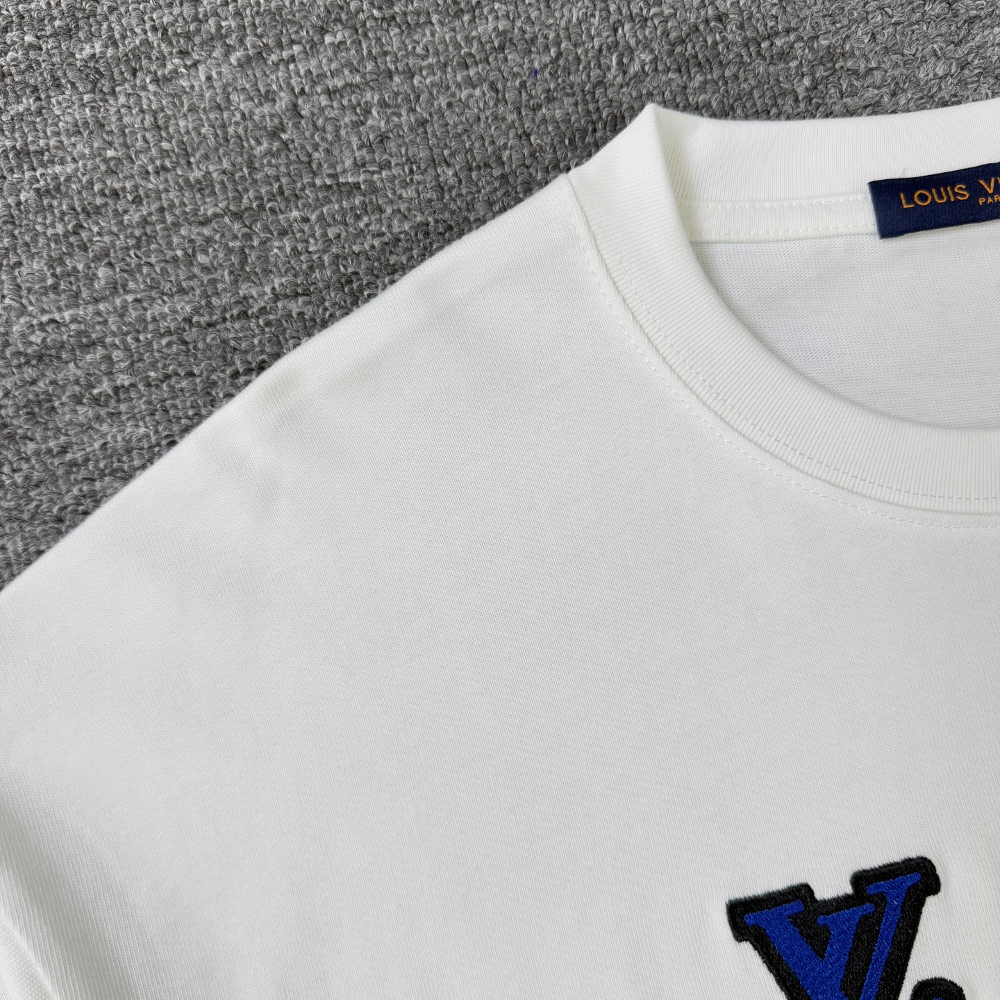 Louis Vuitton lv路易威登LOUIS VUITTON 驴家1v 联名nba刺绣满身图案字母半袖T恤短袖