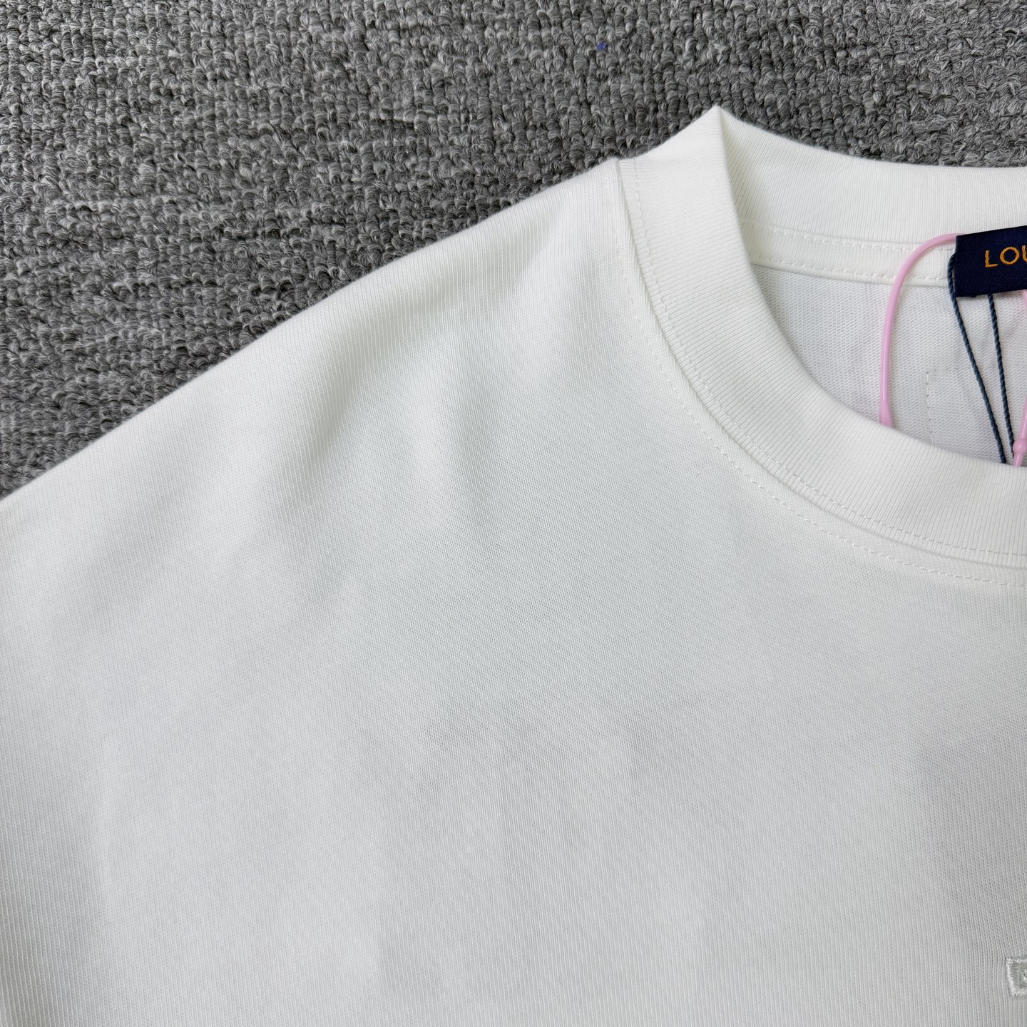 Louis Vuitton LOUIS VUITTON/路易威登LV 2025夏季新款 字母logo重工万针刺绣短袖圆领T恤