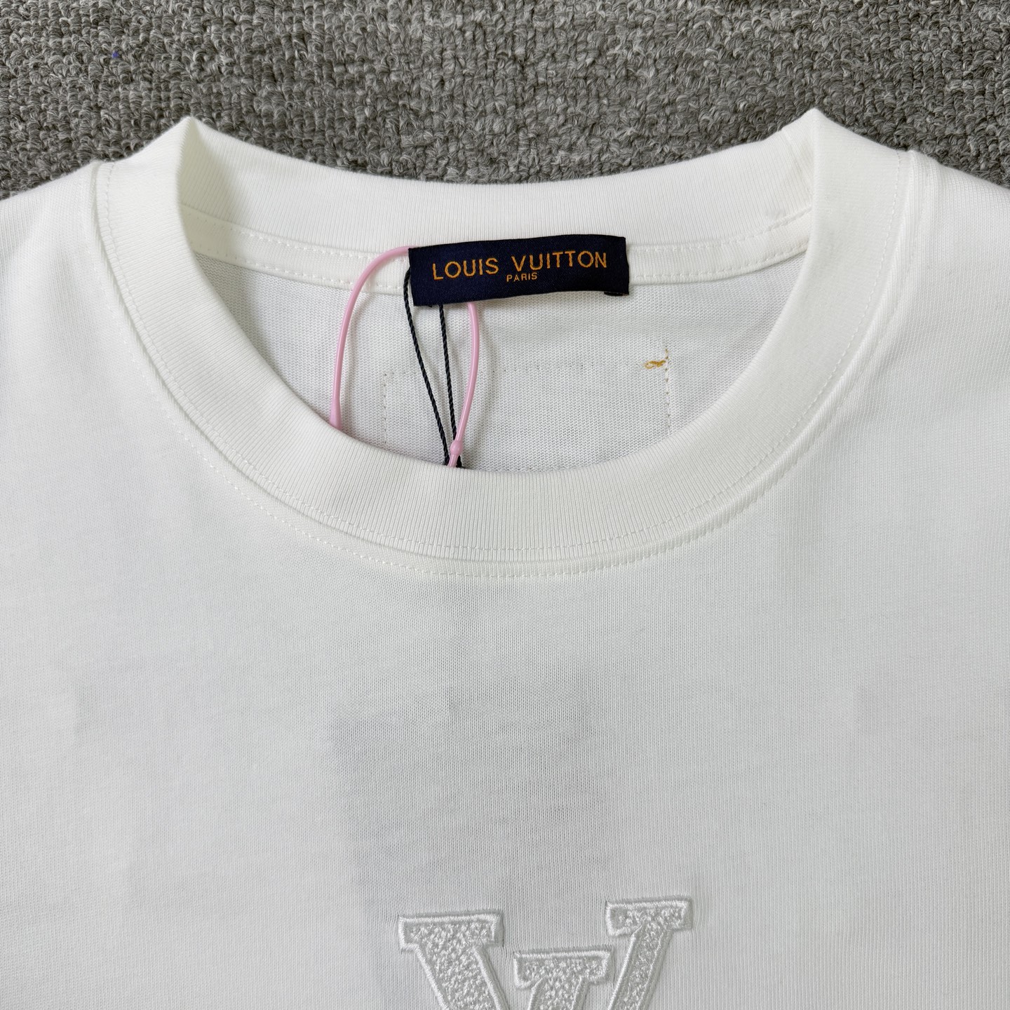 Louis Vuitton LOUIS VUITTON/路易威登LV 2025夏季新款 字母logo重工万针刺绣短袖圆领T恤