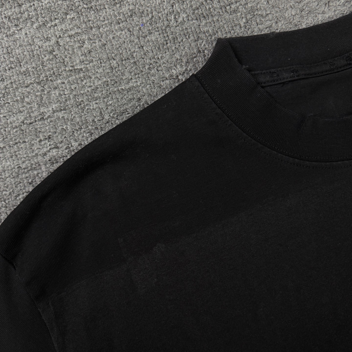Balenciaga Balenciaga巴黎世家2025新款水洗做旧款贴布绣logo 双面穿圆领短袖T恤 可双面穿短袖