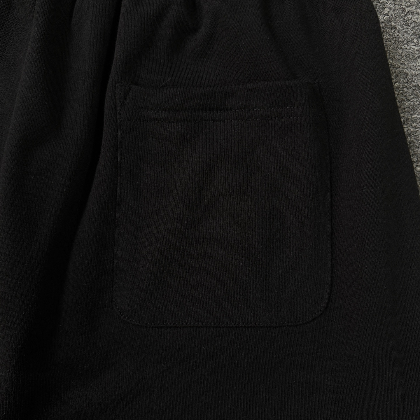 Burberry BURBERRY/巴宝莉 2026cc 轻奢主义 简约款 战马 刺绣logo 男女日常通勤穿搭 休闲短裤