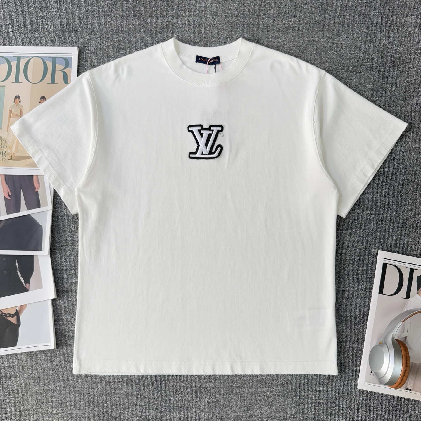 Louis Vuitton louis vuitton路易威登LV26ss做旧毛边logo破洞短袖圆领T恤