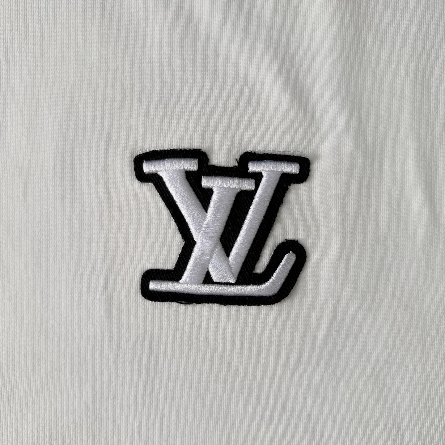 Louis Vuitton louis vuitton路易威登LV26ss做旧毛边logo破洞短袖圆领T恤
