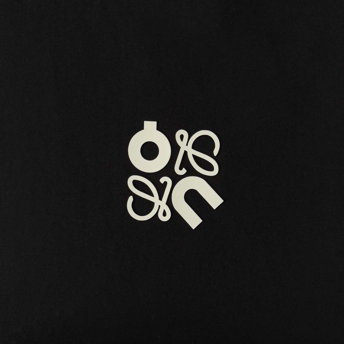 Loewe 罗意威LOEWE联名昂跑2026新款重工磨破压胶印花短袖圆领T恤