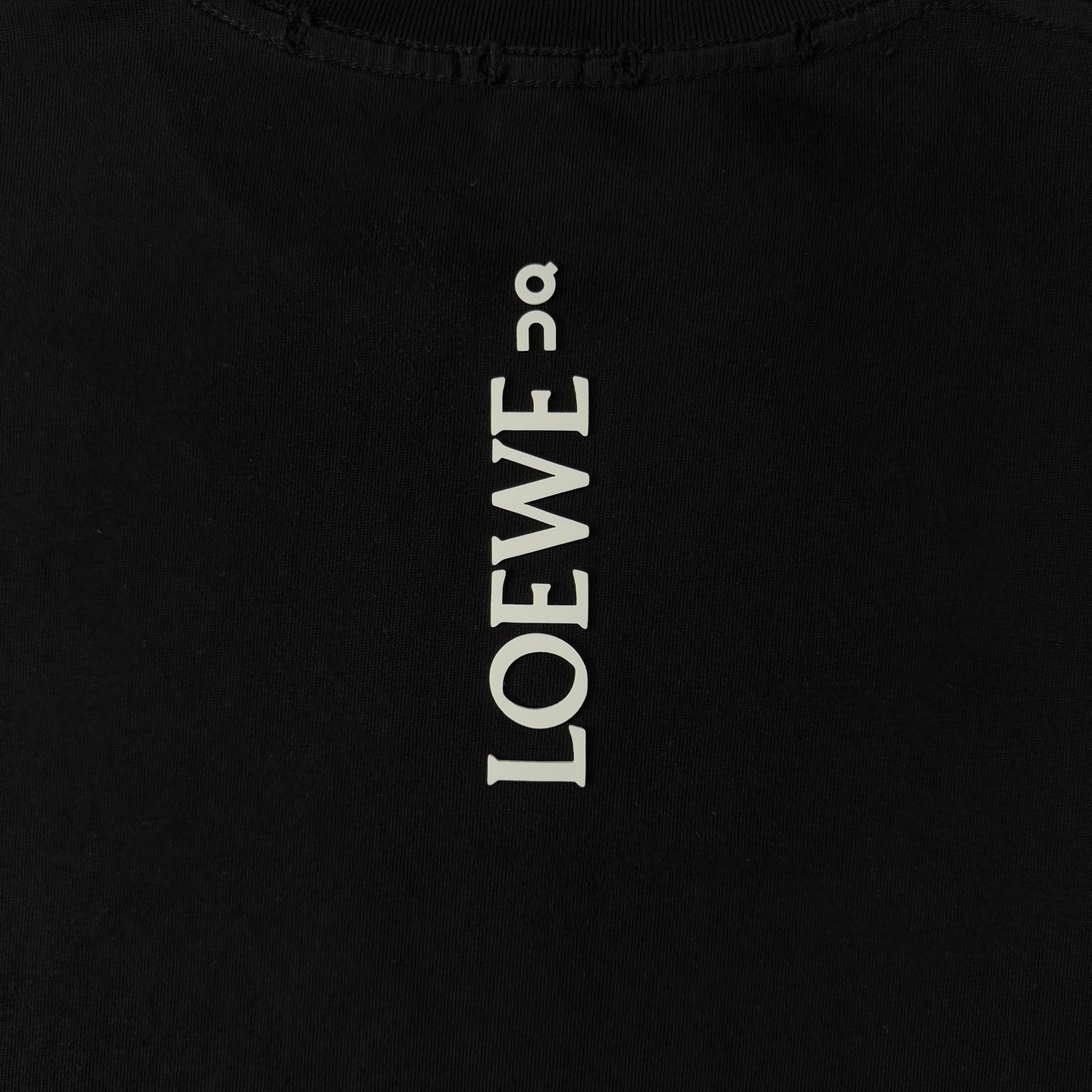 Loewe 罗意威LOEWE联名昂跑2026新款重工磨破压胶印花短袖圆领T恤