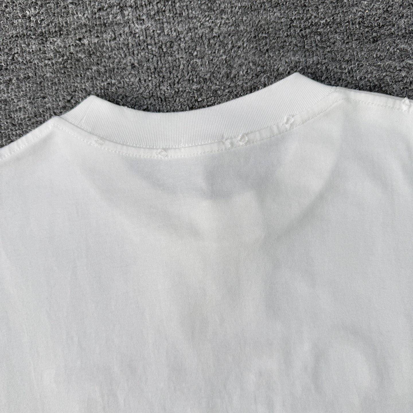 Loewe LOEWE罗意威26ss夏季新款高品质重工做旧刺绣T恤 圆领短袖