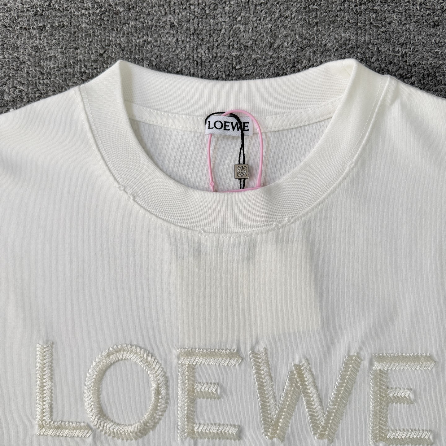 Loewe LOEWE罗意威26ss夏季新款高品质重工做旧刺绣T恤 圆领短袖
