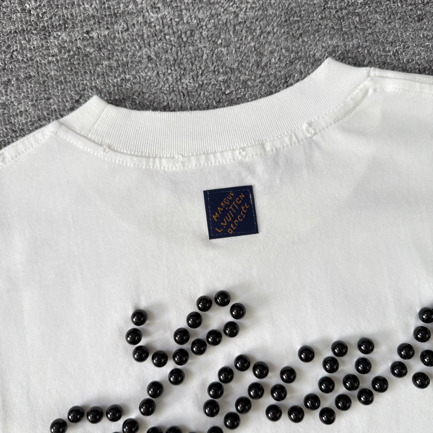 Louis Vuitton Louis vuitton路易威登LV26ss 珍珠字母短袖破洞圆领T恤