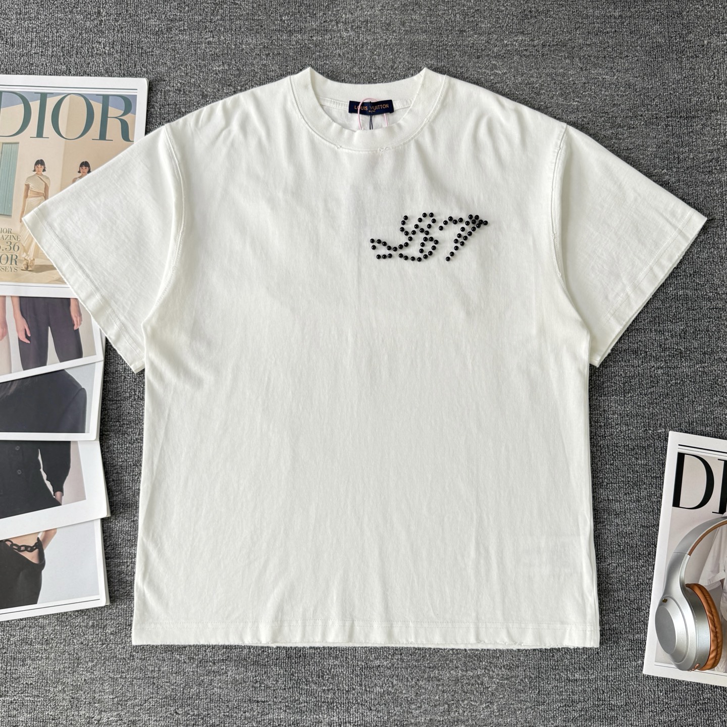 Louis Vuitton Louis vuitton路易威登LV26ss 珍珠字母短袖破洞圆领T恤