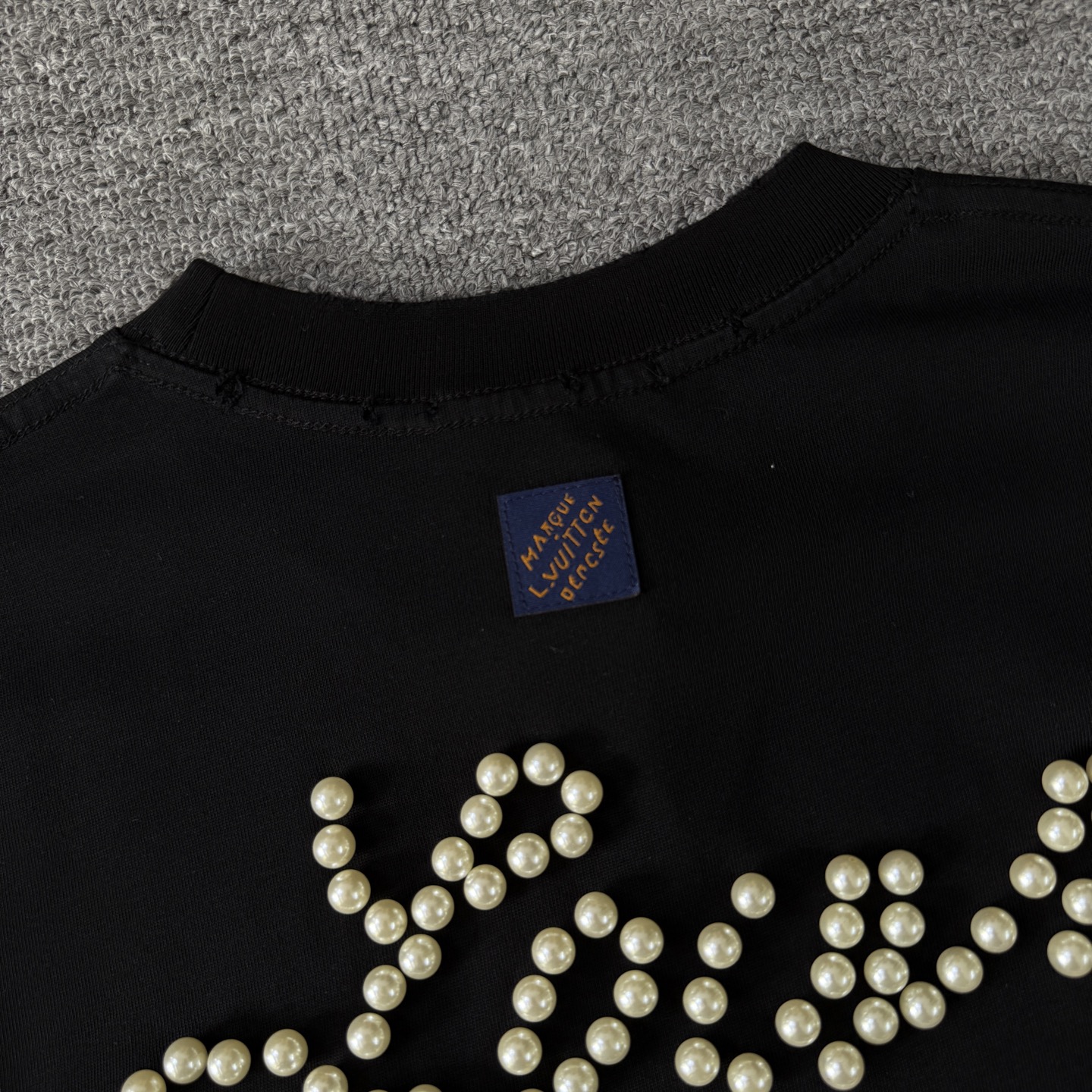 Louis Vuitton Louis vuitton路易威登LV26ss 珍珠字母短袖破洞圆领T恤
