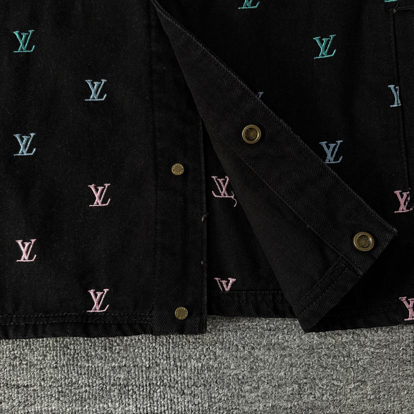 Louis Vuitton Louis Vuitton &