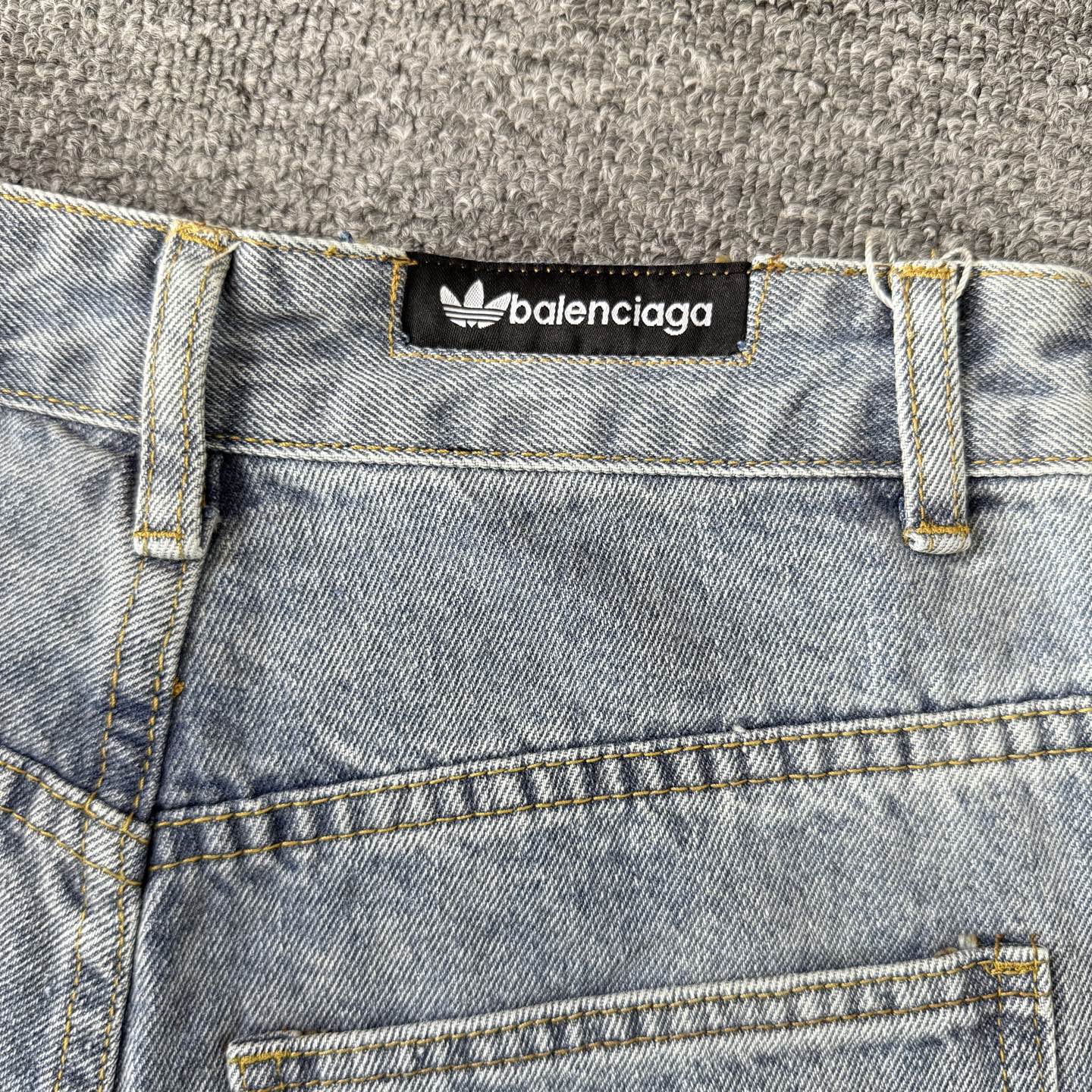 Balenciaga Balenciaga X adidas巴黎世家联名阿迪达斯三道杠阔腿牛仔裤