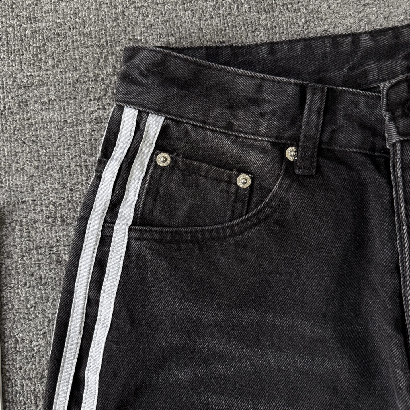 Balenciaga Balenciaga X adidas巴黎世家联名阿迪达斯三道杠阔腿牛仔裤
