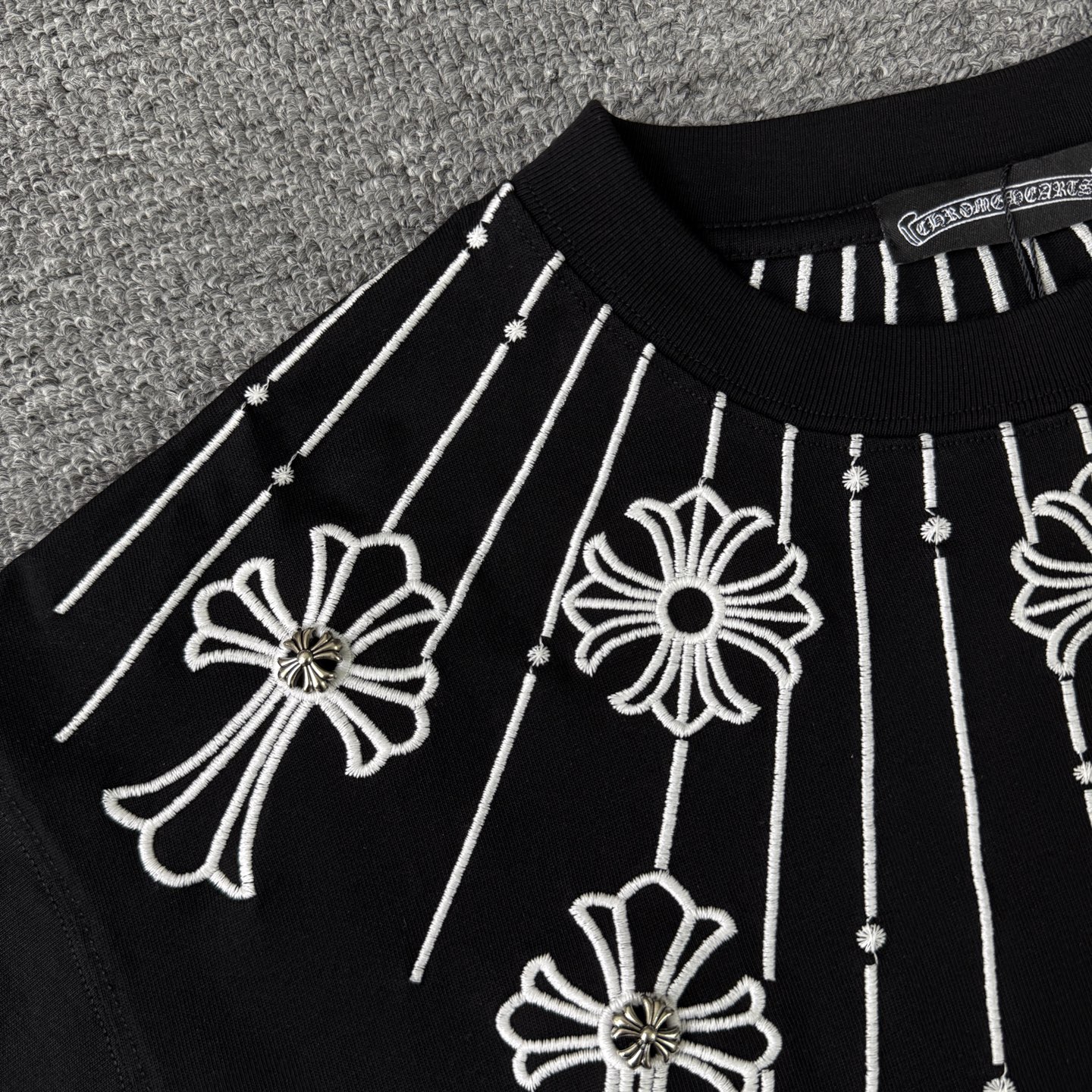 Chrome Hearts Chrome hearts克罗心CH26ss光变线刺绣十字架铆钉重工短袖圆领T恤