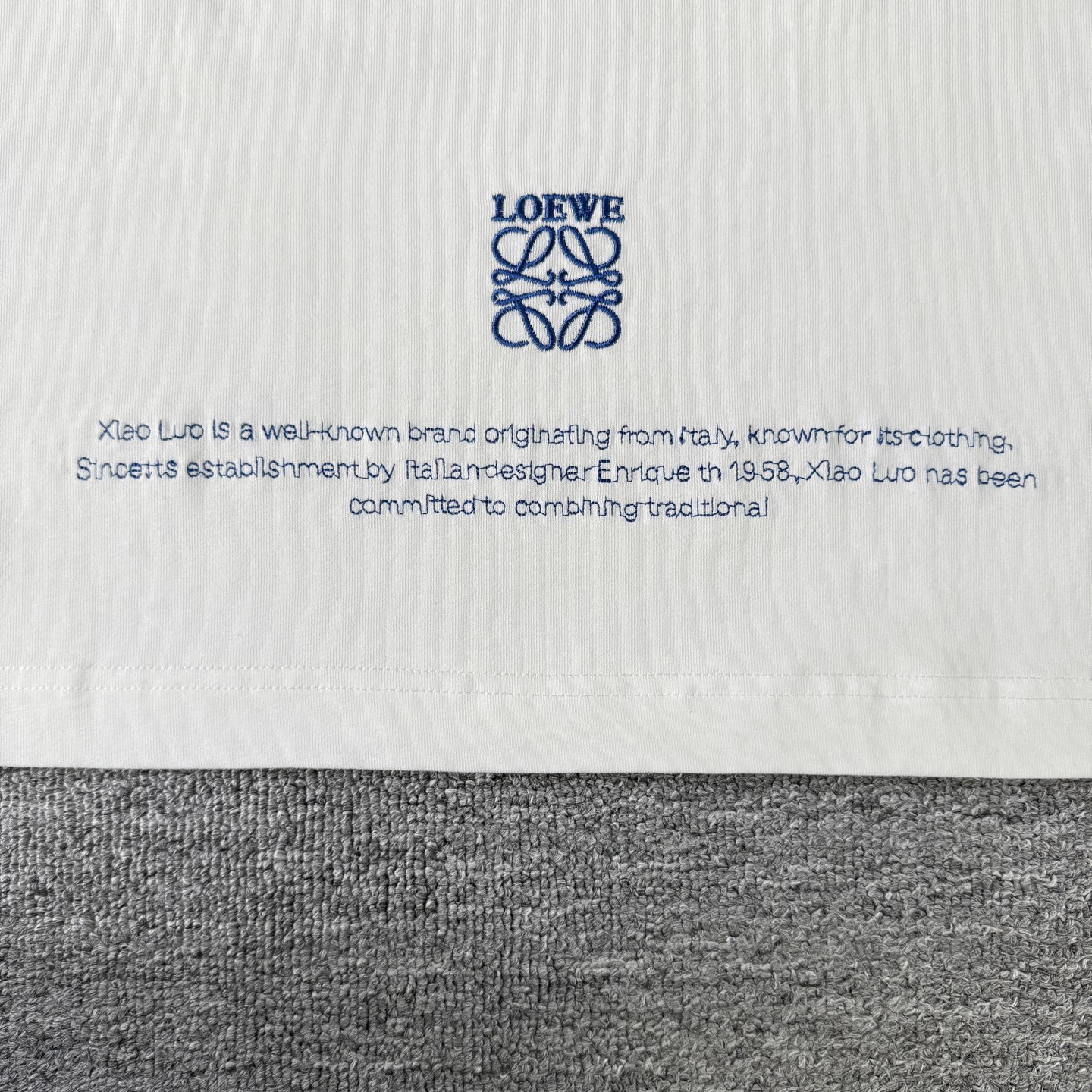 Loewe 罗意威LOEWE 26ss潮人限定款满印字母刺绣短袖圆领T恤