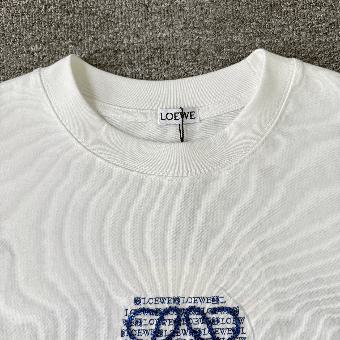 Loewe 罗意威LOEWE 26ss潮人限定款满印字母刺绣短袖圆领T恤