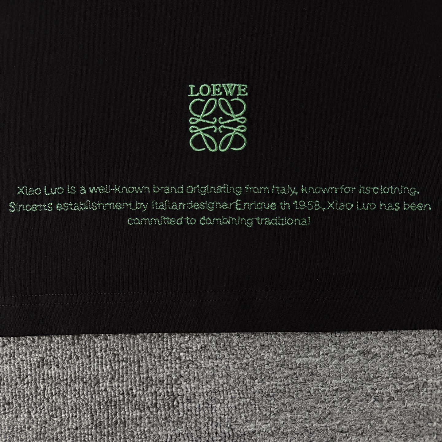 Loewe 罗意威LOEWE 26ss潮人限定款满印字母刺绣短袖圆领T恤