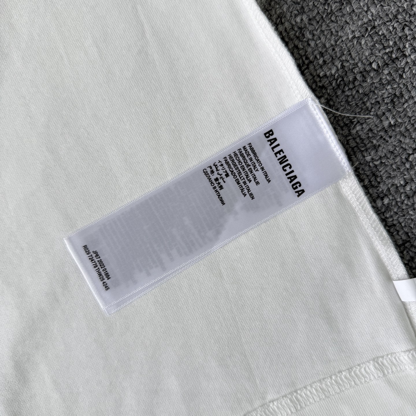 Balenciaga 巴黎世家Balenciaga26ss像素风刺绣圆领短袖T恤