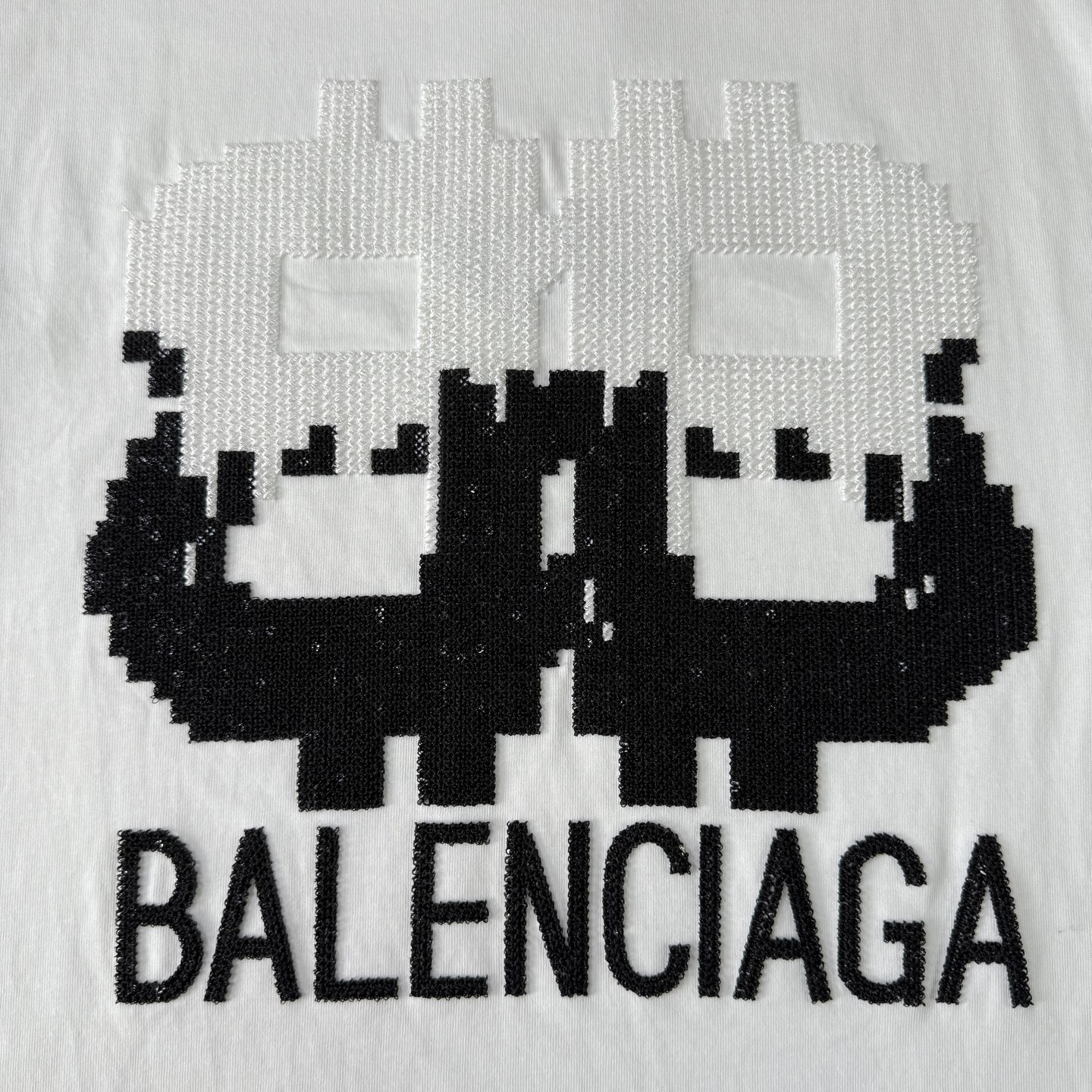 Balenciaga 巴黎世家Balenciaga26ss像素风刺绣圆领短袖T恤