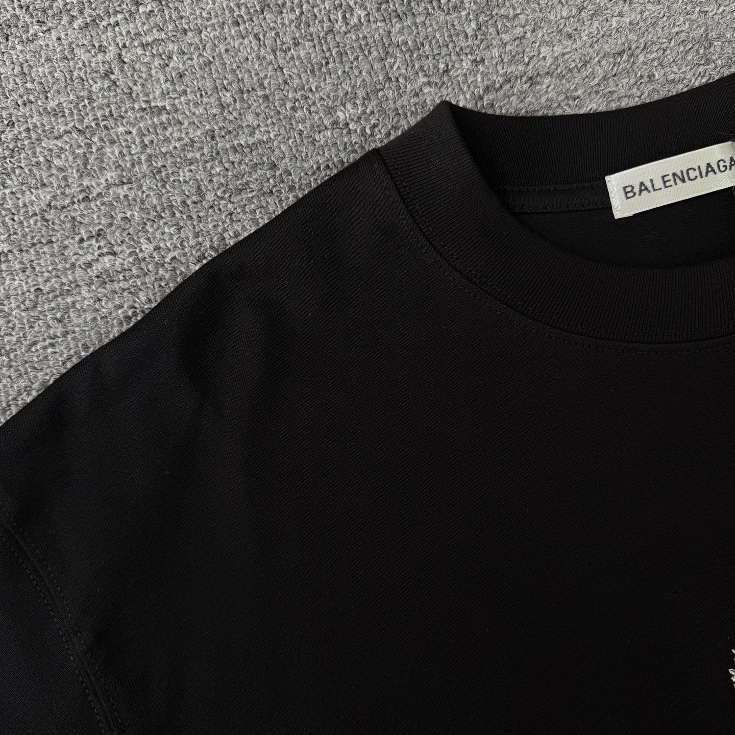 Balenciaga 巴黎世家Balenciaga26ss像素风刺绣圆领短袖T恤