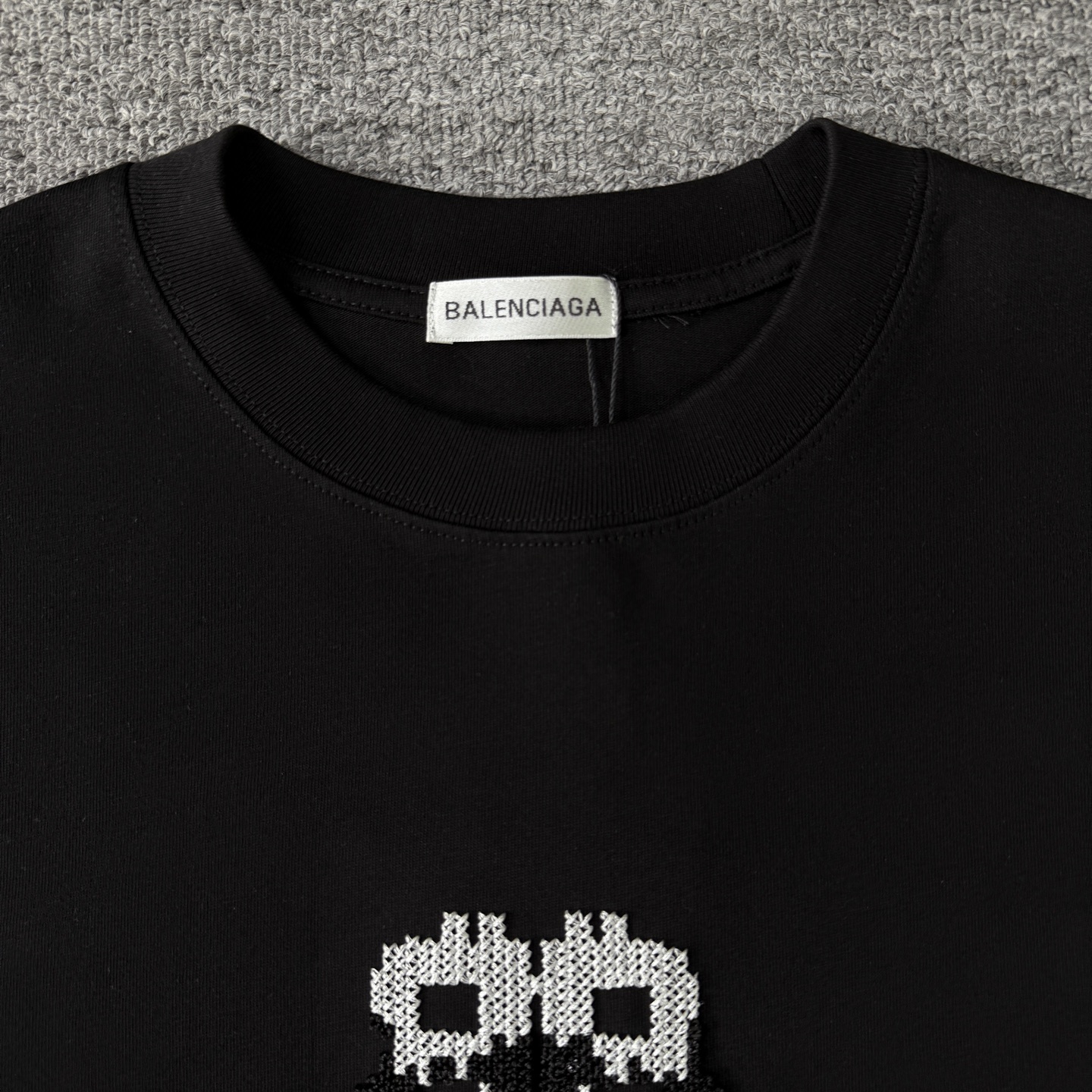 Balenciaga 巴黎世家Balenciaga26ss像素风刺绣圆领短袖T恤